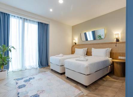 Отель MiraMar Luxury Residences
