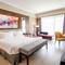 Отель Mandarin Bay Resort & Spa