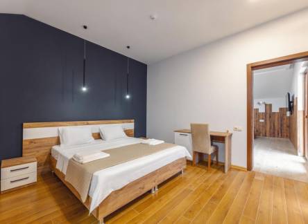 Отель 10 Keys Boutique Hotel