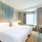Отель Holiday Inn Express Hong Kong Mongkok, an IHG Hotel