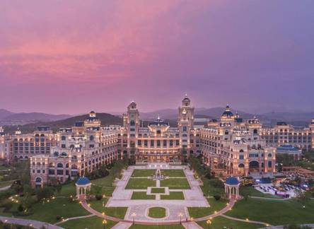 Отель Hilton Dalian Golden Pebble Beach Resort