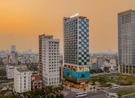 Отель Awaken Da Nang Hotel