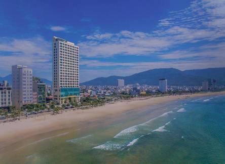 Отель Le Sands Oceanfront Danang Hotel