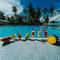 Отель Sunny Palms Beach Bungalows