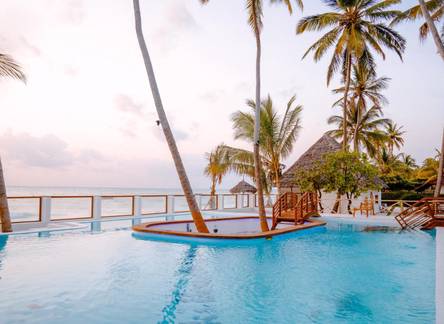 Отель TIKI Beach Club & Resort
