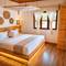 Отель TIKI Beach Club & Resort