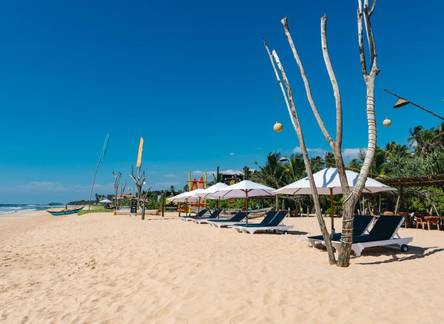 Отель Amal Beach Hotel