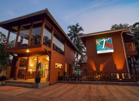 Отель TreeHouse Mars Beach Cottages