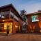 Отель TreeHouse Mars Beach Cottages