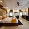 Отель HUE GUH The Porto Candolim