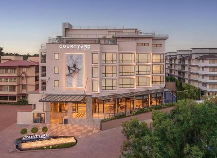 Отель Courtyard by Marriott Goa Colva