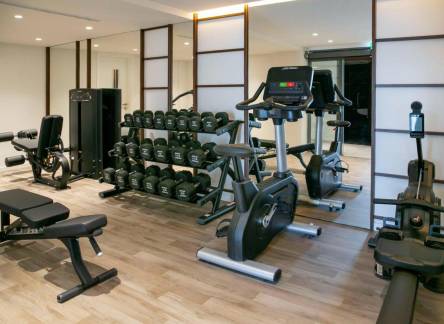 Отель Mercure Larnaca Beach Resort