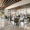 Отель Mercure Larnaca Beach Resort