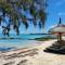 Отель Wonders Beach Boutique Hotel