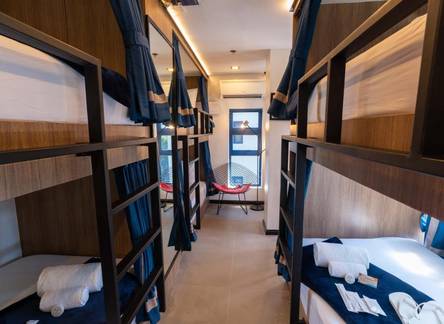 Отель Unwnd Boutique Hotel Makati