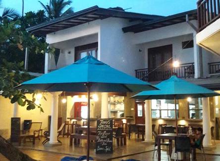 Отель Malee Villa (Beach Inns Holiday Resort)