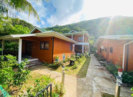 Отель Anse Grosse Roche Beach Villa