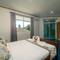 Отель 340 Degrees Mountain View Apartments