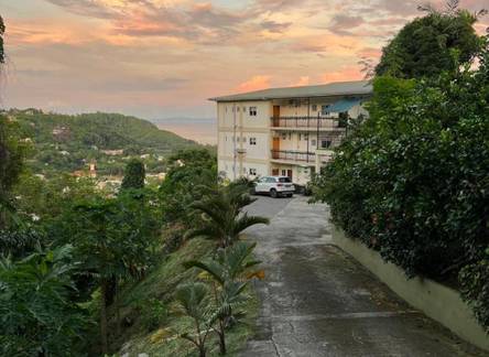 Отель Creole Pearl Self Catering