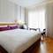 Отель Mitsui Garden Hotel Osaka Premier