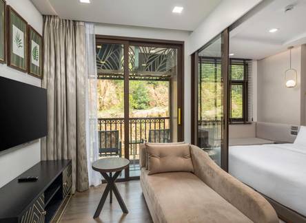 Отель The Proud Karon Beach Phuket Trademark Collection by Wyndham