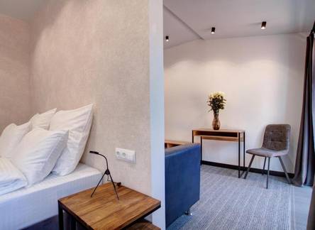 Отель Zoom Hotel