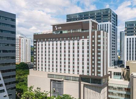 Отель Seda Central Bloc Cebu