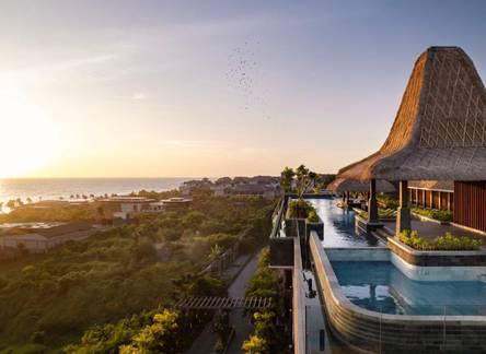 Отель Holiday Inn Resort Bali Canggu