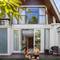 Отель Kanhara Villas by Pramana Villas