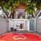 Отель Kanhara Villas by Pramana Villas