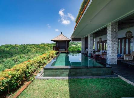 Отель The Ocean Views Luxury Villas & Apartment