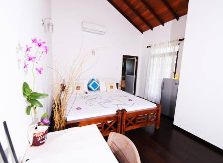 Отель Lahiru Villa