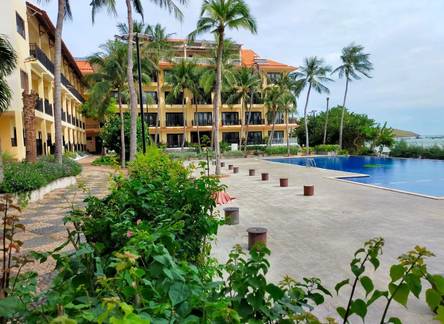Отель Hon Rom Central Beach Resort