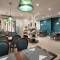 Отель Holiday Emerald Hotel