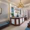 Отель Holiday Emerald Hotel
