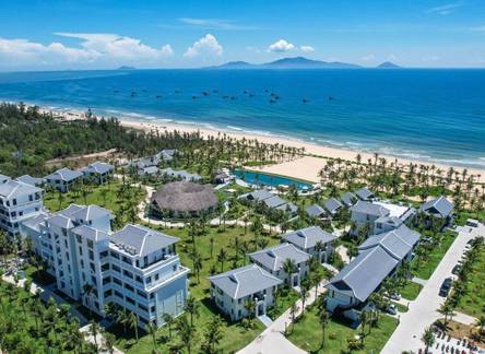 Отель Bliss Hoi An Beach Resort & Wellness