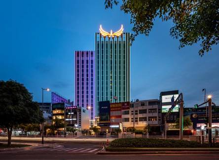 Отель Muong Thanh Luxury Saigon Hotel