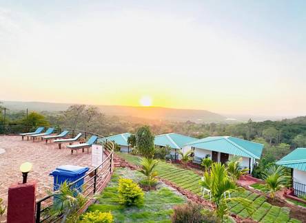 Отель Cashew Leaf Resort