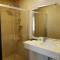 Отель Crystal Town House