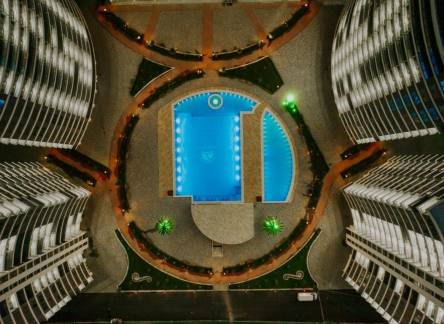 Отель White Sails Residential Hotel