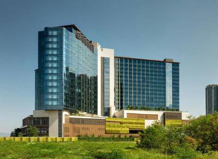 Отель Sheraton Hong Kong Tung Chung Hotel