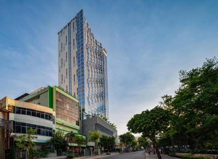 Отель Bay Capital Danang