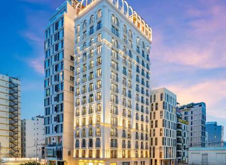 Отель Golden Lotus Luxury Hotel Danang