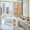 Отель The Lana - Dorchester Collection