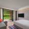 Отель Aloft Bali Kuta at Beachwalk