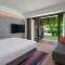 Отель Aloft Bali Kuta at Beachwalk