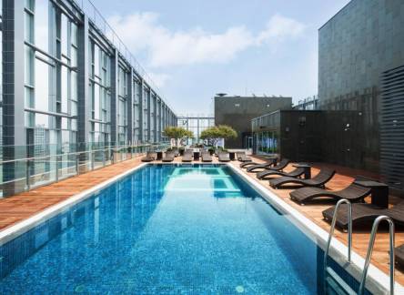 Отель Novotel Ambassador Seoul Dongdaemun Hotels & Residences