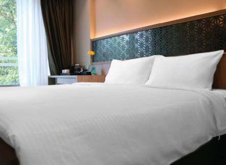 Отель Aqueen Prestige Hotel Jalan Besar