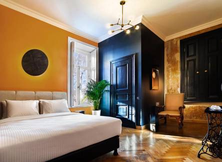 Отель Unfound Door - Design Hotel