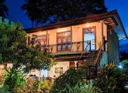 Отель The Emerald Guest House & Villa